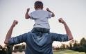 Απόφαση-ορόσημο: Ανοίγει ο δρόμος για τη συνταξιοδότηση ανδρών με ανήλικο παιδί