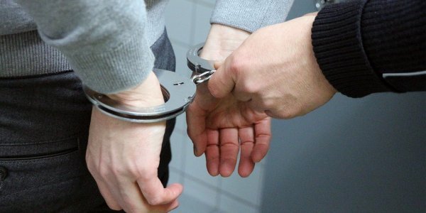 Σύλληψη φυγόποινου στην Πρέβεζα για ηθική αυτουργία σε κλοπή από κοινού κατ’ εξακολούθηση. - Φωτογραφία 1