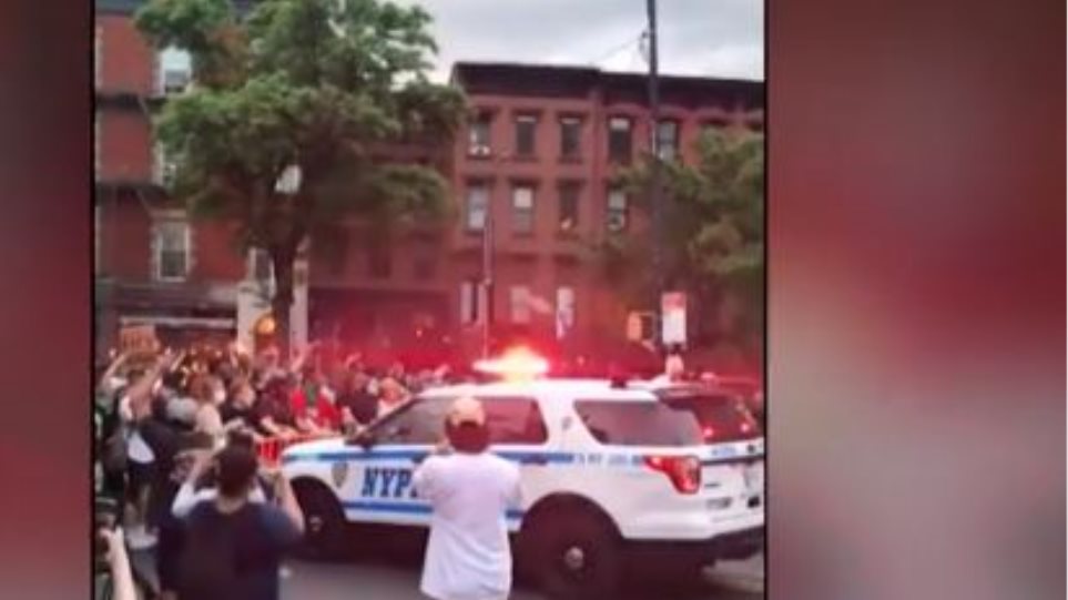 Νέα Υόρκη - βίντεο: Αστυνομικό τζιπ πέφτει σε πλήθος διαδηλωτών - Φωτογραφία 1
