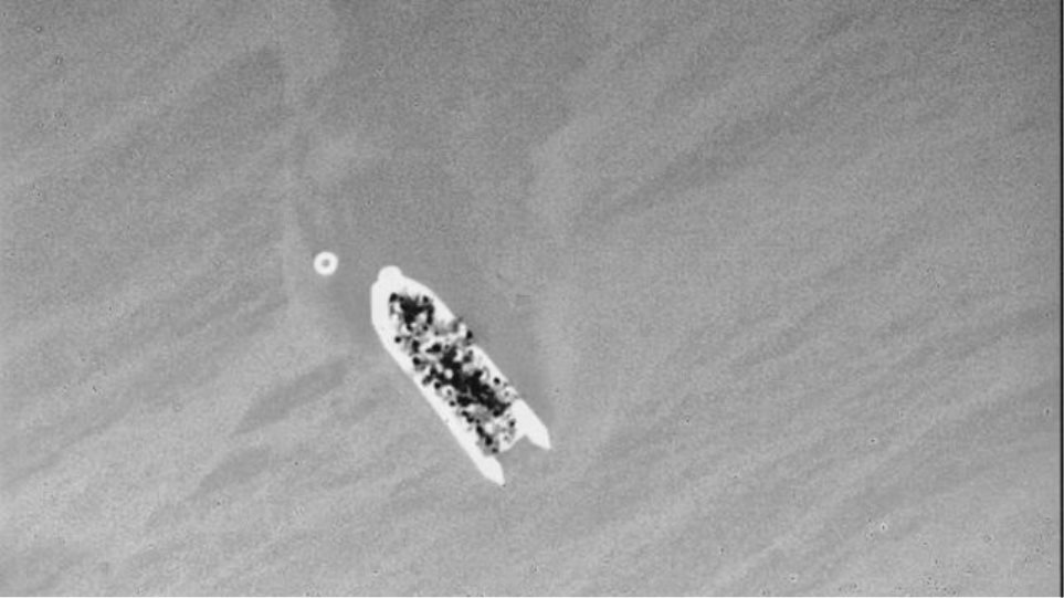 ΒΙΝΤΕΟ.Τουρκικές ακταιωροί συνοδεύουν βάρκες με μετανάστες προς τα ελληνικά ύδατα - Φωτογραφία 1