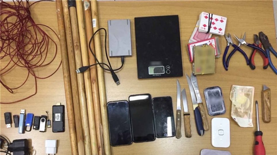 Κορυδαλλός: Έφοδος σε κελιά κατηγορούμενων για τρομοκρατία - Βρήκαν από χάπια μέχρι... αυτοσχέδια όπλα - Φωτογραφία 1