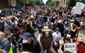 «Βράζει» η Ουάσινγκτον για τον Τζορτζ Φλόιντ: Χιλιάδες διαδηλωτές στους δρόμους - Φωτογραφία 3