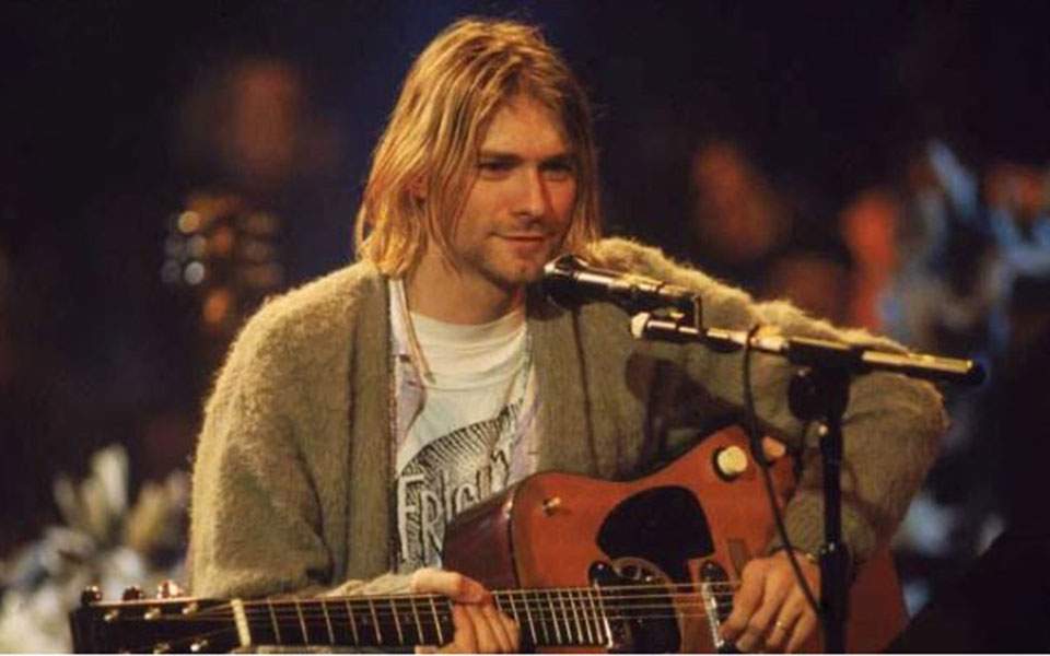 Ποσό - ρεκόρ σε δημοπρασία για την κιθάρα του Κερτ Κομπέιν στο MTV Unplugged - Φωτογραφία 1