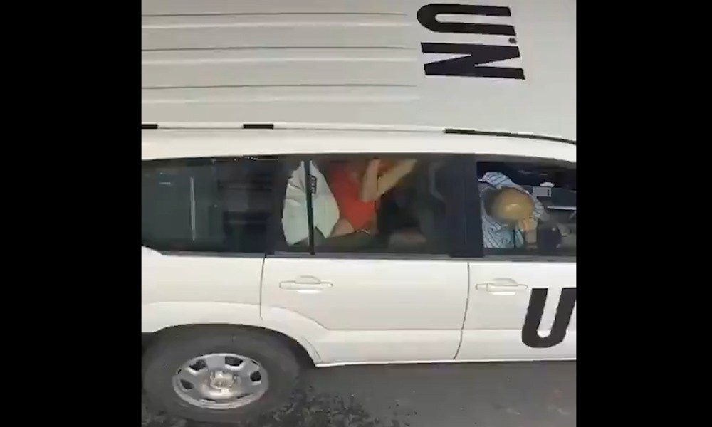 Έκαναν σεξ μέσα σε επίσημο αυτοκίνητο των Ηνωμένων Εθνών - Φωτογραφία 1