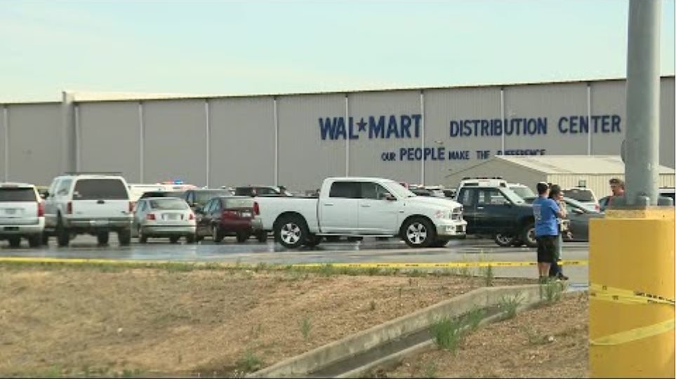 ΗΠΑ: Επίθεση ενόπλου σε κέντρο διανομής της Walmart - Τουλάχιστον δύο νεκροί - Φωτογραφία 2