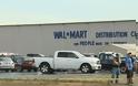 ΗΠΑ: Επίθεση ενόπλου σε κέντρο διανομής της Walmart - Τουλάχιστον δύο νεκροί - Φωτογραφία 1