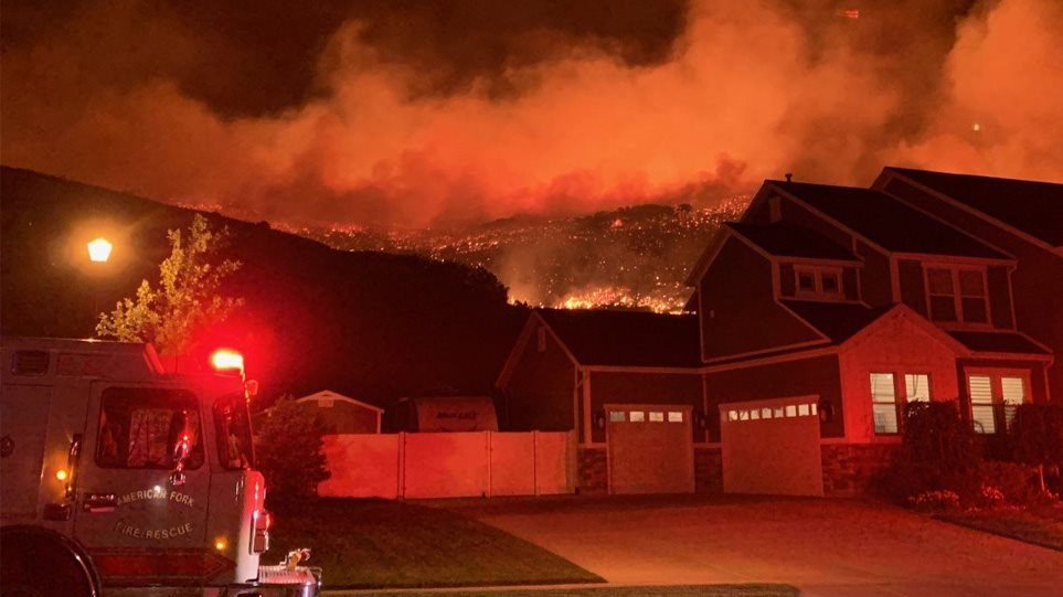 ΗΠΑ: Μεγάλη φωτιά στη Γιούτα - Απειλούνται σπίτια, εκκενώνονται οικισμοί -βίντεο - Φωτογραφία 1