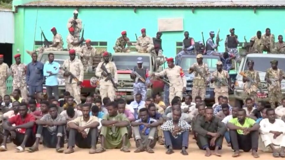 Δεκάδες Σουδανοί μισθοφόροι ετοιμάζονταν να πάνε να πολεμήσουν στη Λιβύη - Φωτογραφία 1