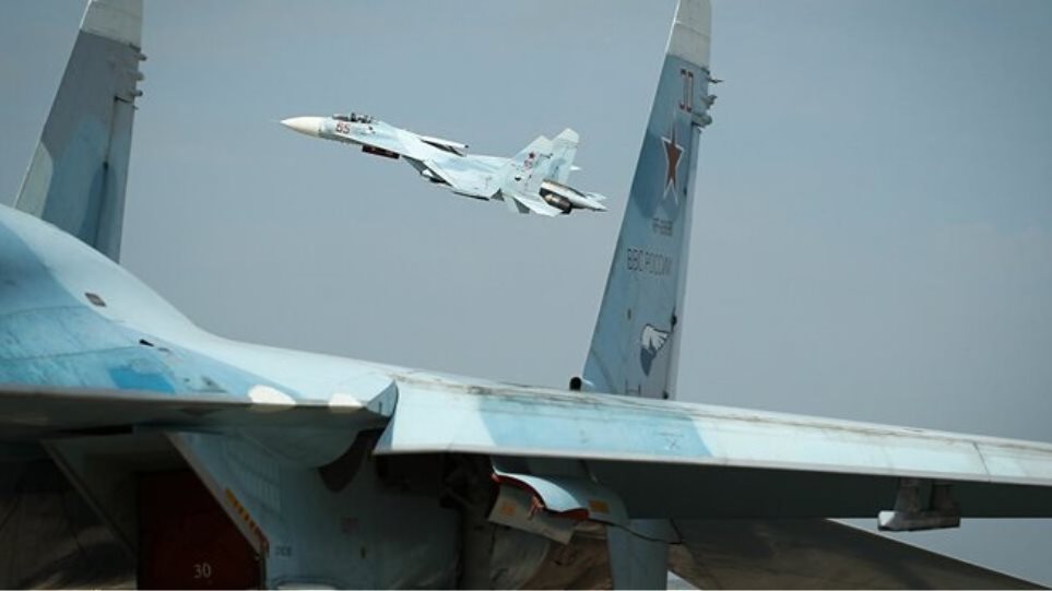 Ασκήσεις «ψυχρού πολέμου»: Ρωσικά μαχητικά Su-27 αναχαίτισαν Αμερικανικά - Φωτογραφία 1