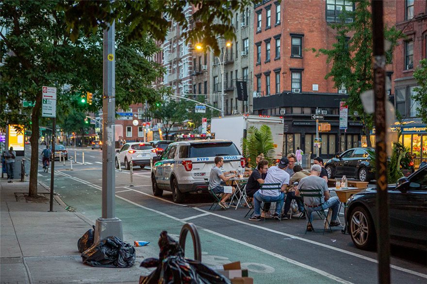 Η ζωή επιστρέφει στη Νέα Υόρκη: Η πανδημία σε ύφεση - Ανοίγουν μπαρ και εστιατόρια - Φωτογραφία 2