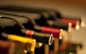 Οι Γάλλοι οινοπαραγωγοί μετατρέπουν το κρασί σε απολυμαντικό χεριών