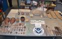 ΗΠΑ: Επιχείρησε να «περάσει» εκατοντάδες αρχαία αιγυπτιακά αντικείμενα από το αεροδρόμιο «JFK»
