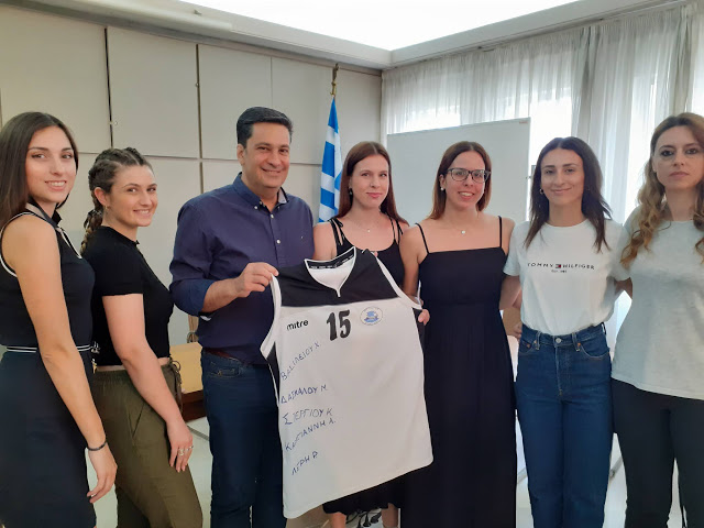 Συνάντηση Δημάρχου Αγρινίου με τη γυναικεία ομάδα μπάσκετ Αργοναυτών. - Φωτογραφία 1
