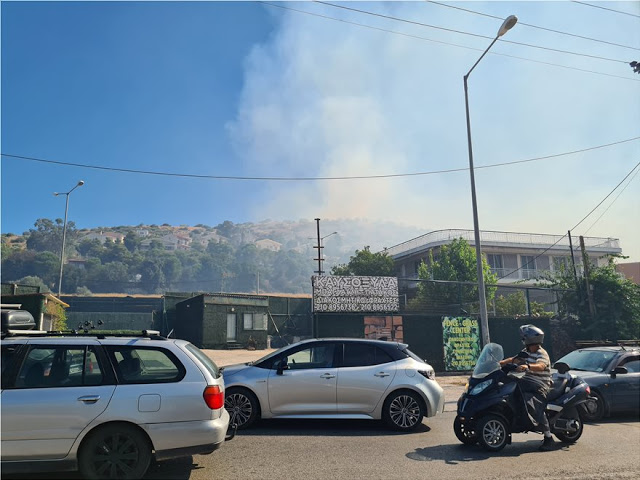 EKTAKTO.....Φωτιά στη Βάρη: Εκκενώνονται τα χωριά SOS - Φωτογραφία 2