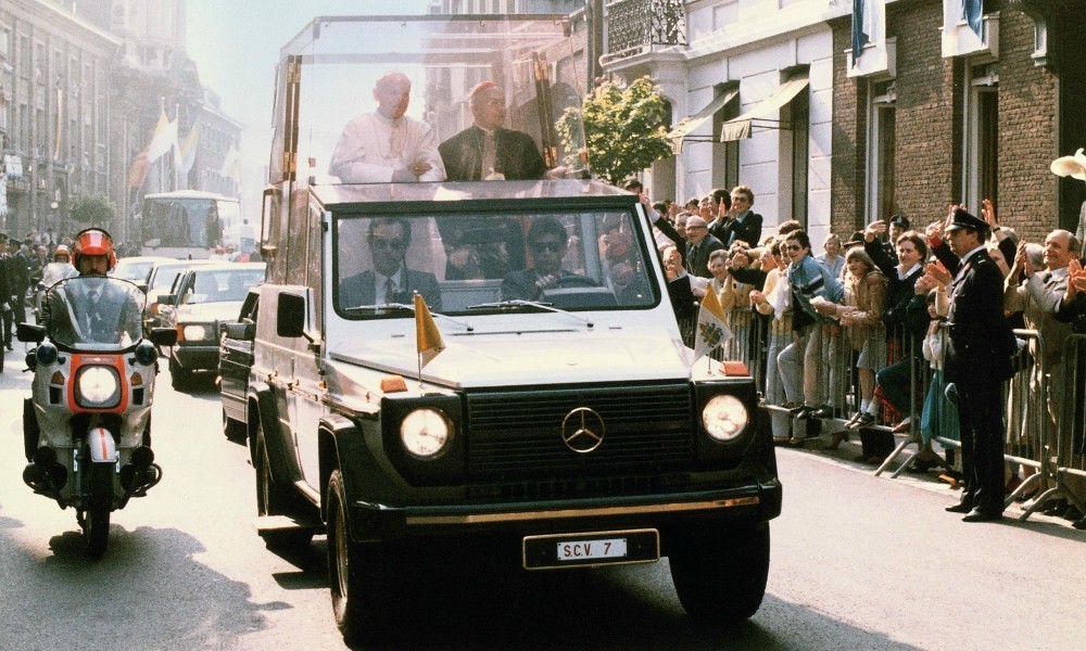 Mercedes-Benz G-Class: Το αγαπημένο off road αυτοκίνητο του Πάπα - Φωτογραφία 1