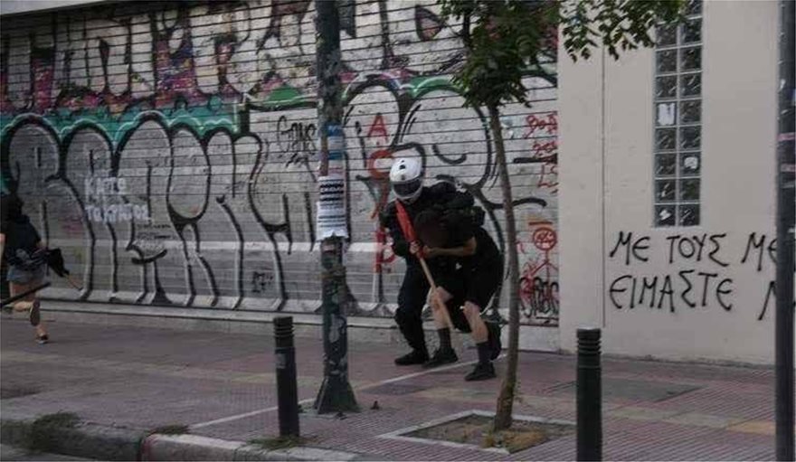 ΕΛΑΣ: Οι συλληφθέντες από την ΑΣΟΕΕ επιτέθηκαν με μολότοφ - Φωτογραφία 5