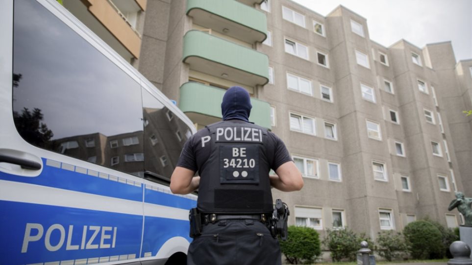 Γερμανία: Συνελήφθη έπειτα από εξαήμερο ανθρωποκυνηγητό ο «Ράμπο του Μέλανα Δρυμού» - Φωτογραφία 1