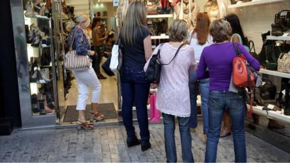 Πατάνε «φρένο» οι καταναλωτές περιμένοντας η κρίση - Φωτογραφία 1