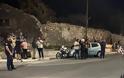 Αυτοκίνητο έπεσε πάνω σε διαδηλωτές στη Μυτιλήνη - Έξι τραυματίες - Φωτογραφία 1