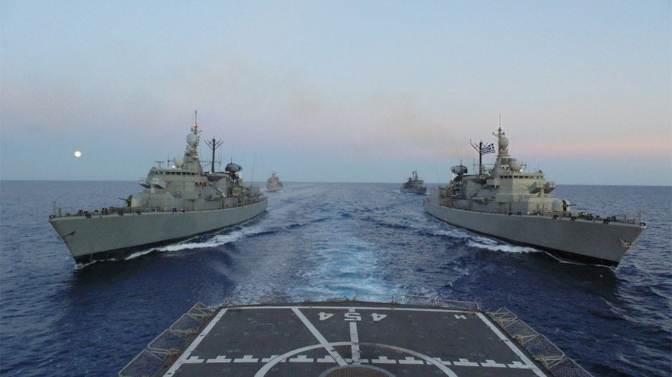 Καστελόριζο-Θερμό επεισόδιο: Πολεμικά πλοία καταπλέουν στην «θερμή» ζώνη του Αιγαίου - Φωτογραφία 1
