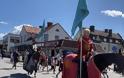 «Σταυροφορία» στη Σουηδία: «Ιππότες» επιβλέπουν τα μέτρα για τον κορωνοϊό