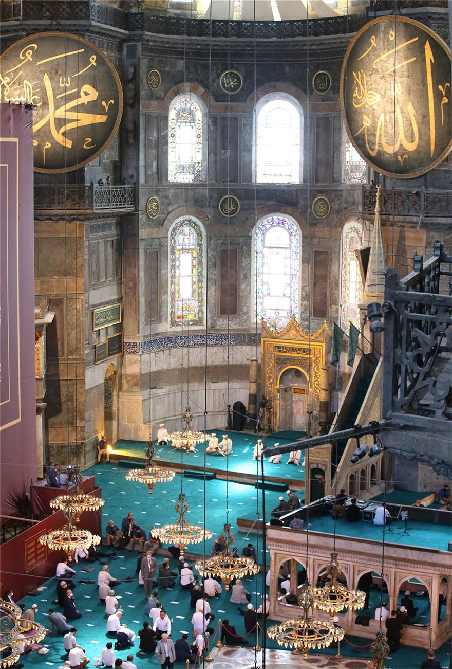 Ιστορική βεβήλωση: Στην Αγιά Σοφιά προσευχήθηκε ο Ερντογάν - «Έγινε και πάλι τζαμί», δήλωσε - Φωτογραφία 3