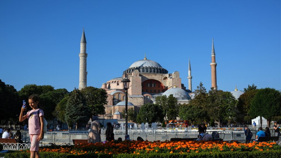 ΥΠΕΞ για Αγία Σοφία: Η Τουρκία παραβιάζει τις υποχρεώσεις της από τη σύμβαση της UNESCO - Φωτογραφία 1