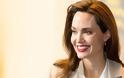 Angelina Jolie: «Δεν μπορεί να υπάρξει ειρήνη αν δεν σεβαστούμε τα δικαιώματα των γυναικών»