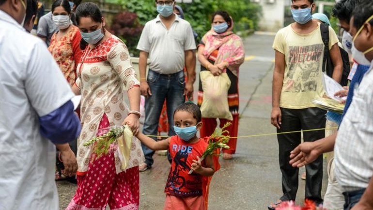 Ινδία: Πάνω από το 50% των κατοίκων των παραγκουπόλεων θετικό στον κορωνοϊό - Φωτογραφία 1