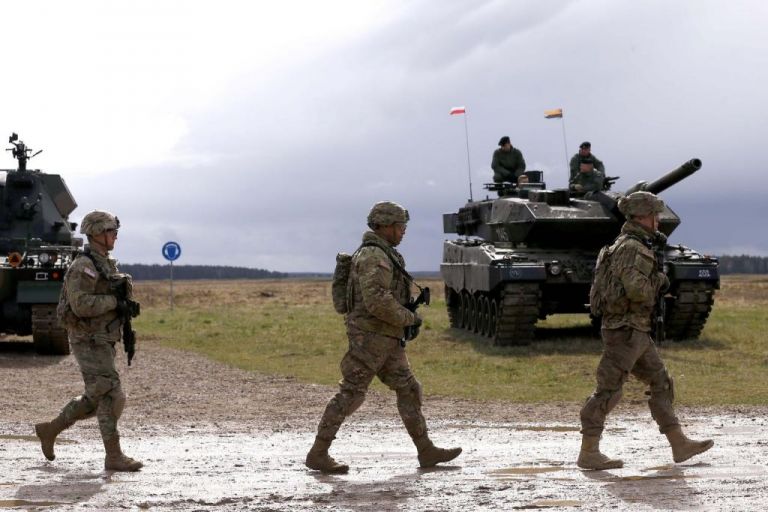 Στην Πολωνία χίλιοι στρατιώτες των ΗΠΑ και ένα διοικητικό κέντρο του NATO - Φωτογραφία 1