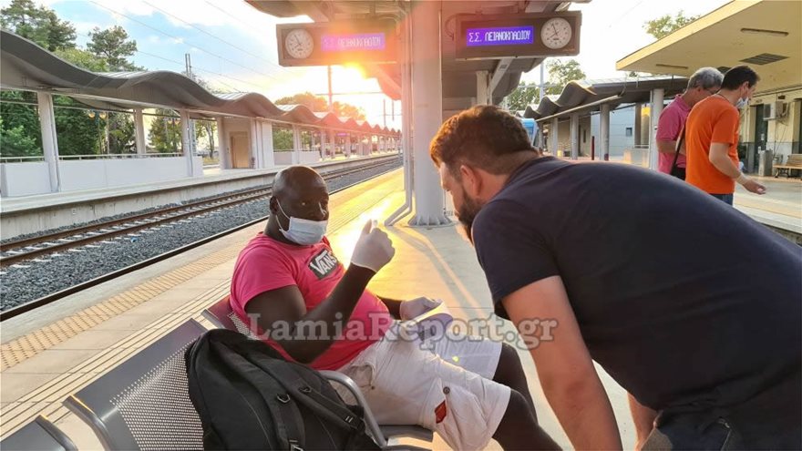 Λαμία: Απίστευτο περιστατικό - Τον πέταξαν έξω από το τρένο γιατί νόμιζαν ότι έχει κορωνοϊό - Φωτογραφία 3