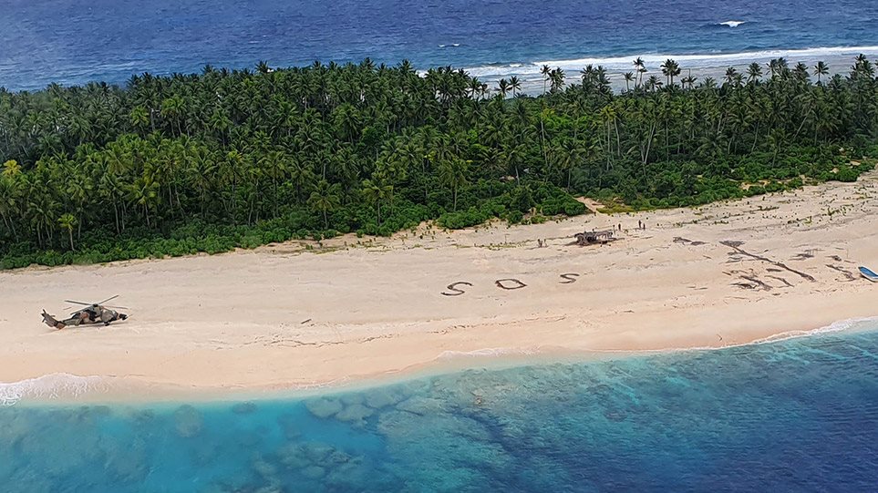 3 ναυαγοί σε νησί του Ειρηνικού σώθηκαν από το... SOS στην άμμο! - Φωτογραφία 1