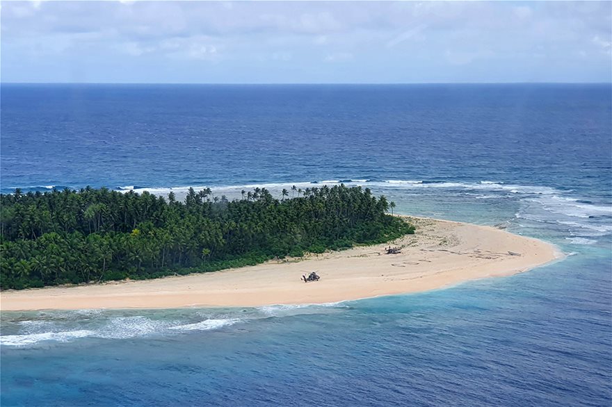 3 ναυαγοί σε νησί του Ειρηνικού σώθηκαν από το... SOS στην άμμο! - Φωτογραφία 4