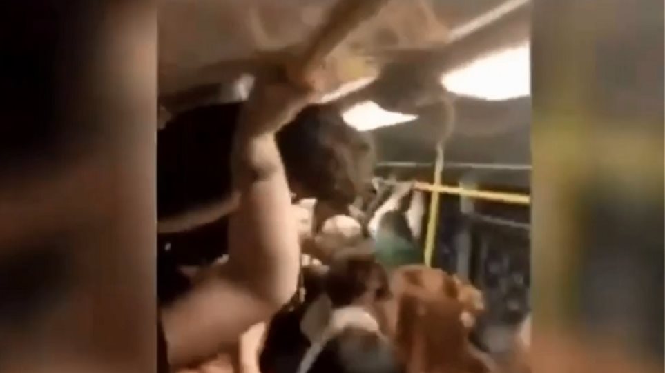 Βίντεο: Κορωνοπάρτι με συνωστισμό και χωρίς μάσκα σε τραμ και μετρό του Βερολίνου - Φωτογραφία 1
