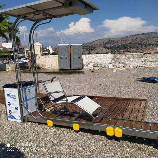 Το μηχάνημα seatrac για αυτόνομη πρόσβαση στην θάλασσα για ΑΜΕΑ στον Αστακό. - Φωτογραφία 1