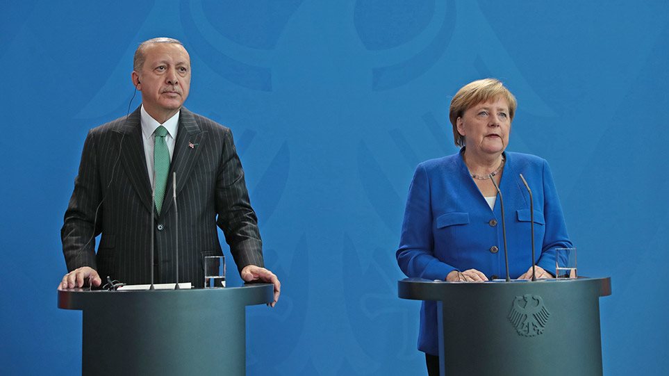 Έγινε το τηλεφώνημα Μέρκελ-Ερντογάν: Για διάλογο μίλησε ξανά ο Τούρκος πρόεδρος - Φωτογραφία 1