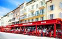 Γαλλία: Έκλεισε το εμβληματικό καφέ «Sénéquier» του Σεν-Τροπέ λόγω κορωνοϊού