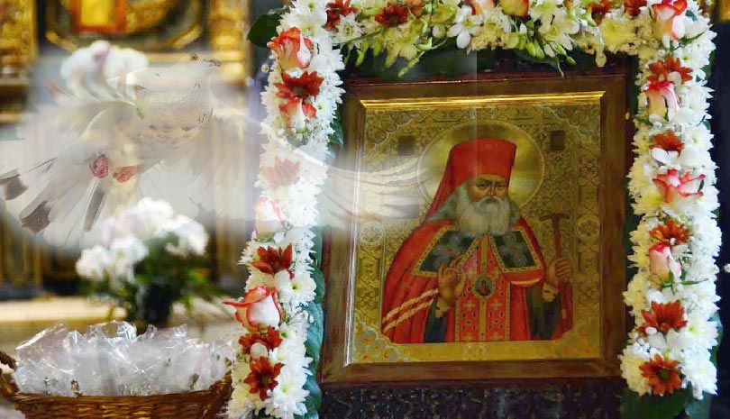 Άγιος Λουκάς o Ιατρός: Τι συνέβει στην κηδεία του Αρχιεπίσκοπου Συμφερουπόλεως και Κριμαίας - Φωτογραφία 1