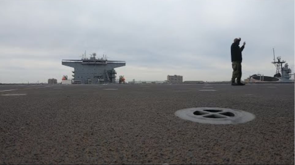 Στη Σούδα το τεράστιο ελικοπτεροφόρο USS Hershel «Woody» Williams - Φωτος - Φωτογραφία 2