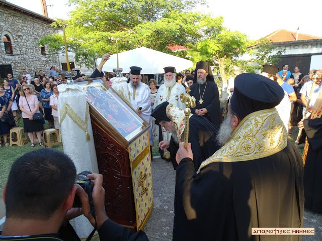 13576 - Λαμπρή υποδοχή της Εικόνας της Παναγίας Παντανάσσης από την Ιερά Μονή Βατοπαιδίου στον Ιερό Ναό Εισοδίων της Θεοτόκου στην Πετρούσα της Δράμας - Φωτογραφία 19