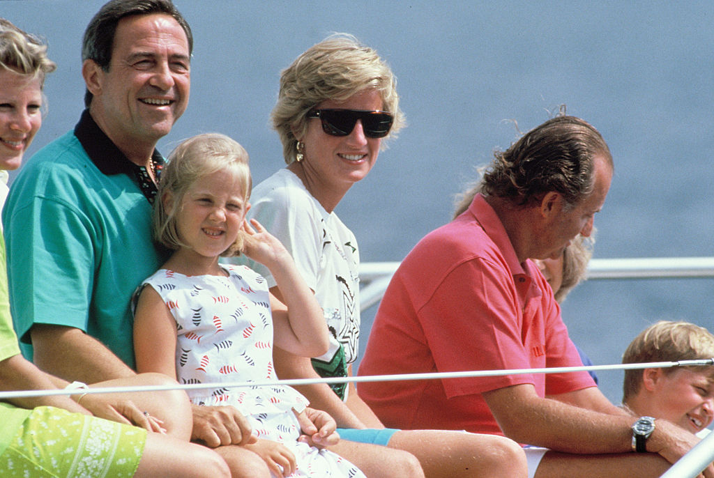 Αύγουστος 1990: Οι διακοπές του πρίγκιπα Κάρολου και της πριγκίπισσας Diana με την πρώην ελληνική βασιλική οικογένεια - Φωτογραφία 1