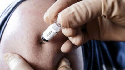 Η AstraZeneca αποποιείται τυχόν παρενέργειες από το εμβόλιο που ετοιμάζει - Φωτογραφία 1