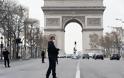 Γαλλία: «Εξαπλώνεται, πλέον, κυρίως μεταξύ ανθρώπων κάτω των 40 ετών»