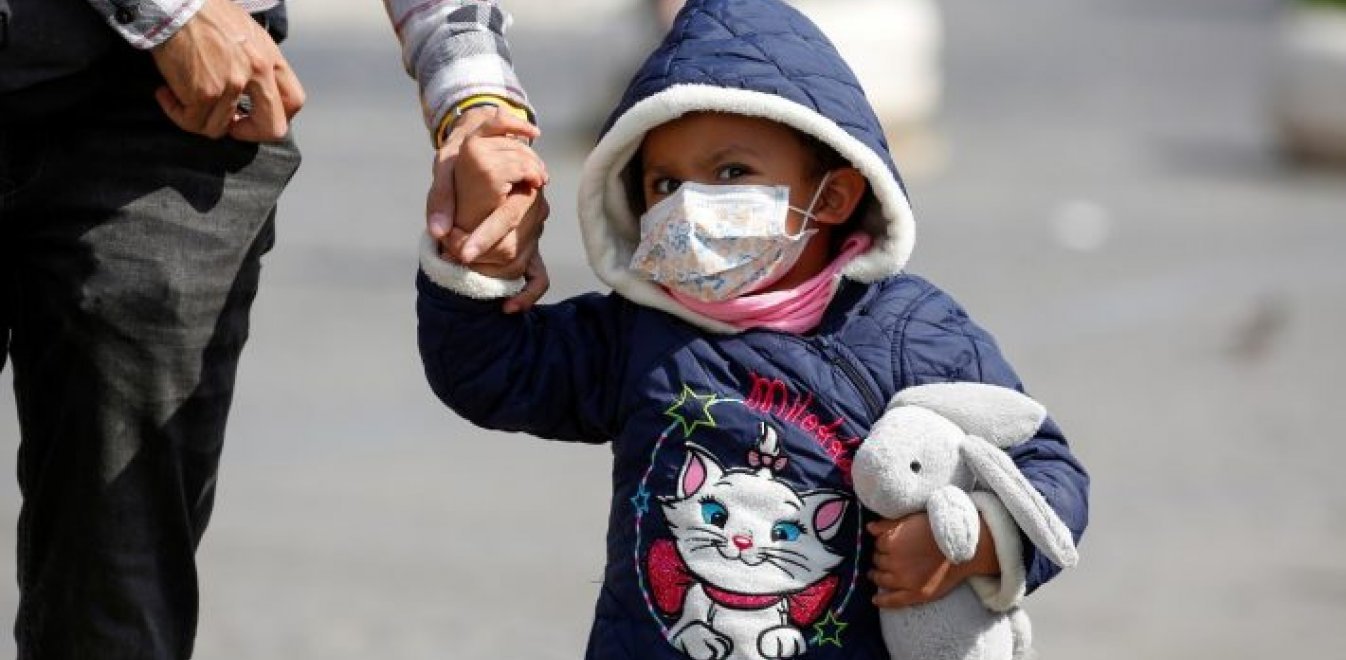 Eλληνική Παιδιατρική Εταιρεία: Το μοναδικό όπλο για την προστασία των παιδιών είναι η χρήση μάσκας - Φωτογραφία 1