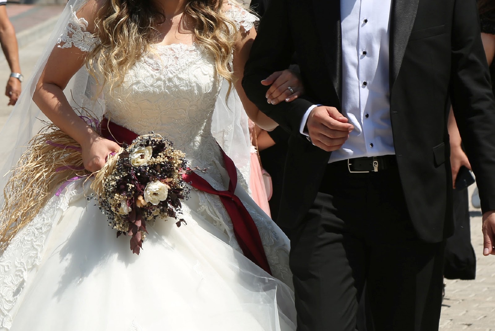 Γάμος... βόμβα στην Κοζάνη με 22 κρούσματα κορονοϊού... - Φωτογραφία 1
