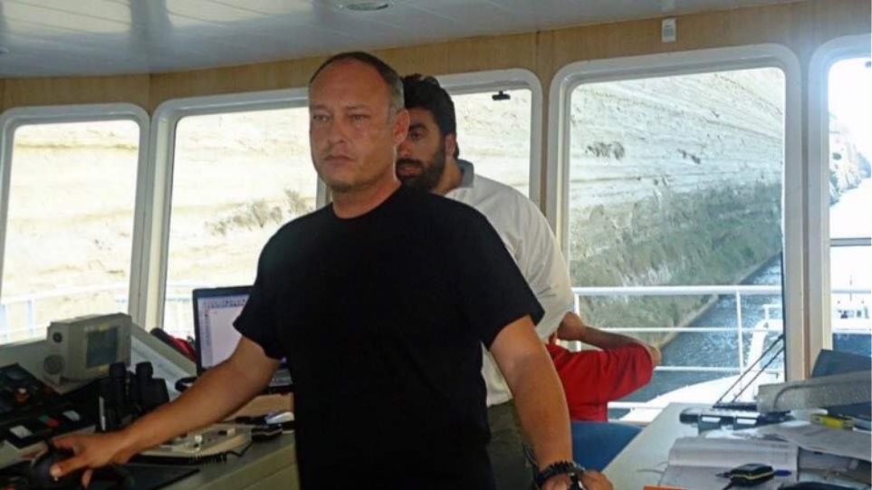 Συγκλονίζει ο καπετάνιος του ferry που έσωσε το κοριτσάκι στο Αντίρριο: «Ήταν παγωμένη από τον φόβο» - Φωτογραφία 1