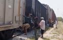 Μετανάστες σκαρφάλωσαν σε εμπορική αμαξοστοιχία με σκοπό να φτάσουν στην Ειδομένη