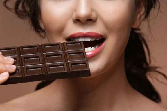 Κι όμως, η μαύρη σοκολάτα μπορεί να σε βοηθήσει να χάσεις κιλά - Φωτογραφία 1
