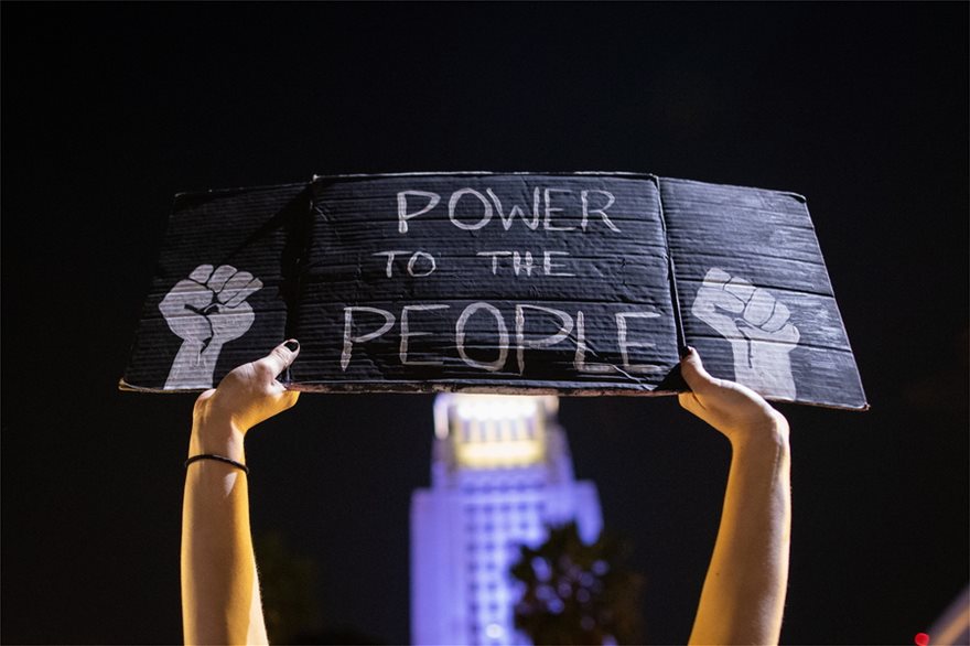 ΗΠΑ: «Φλέγεται» το Ουισκόνσιν - Ένας νεκρός από πυροβολισμούς στις διαδηλώσεις - Φωτογραφία 4
