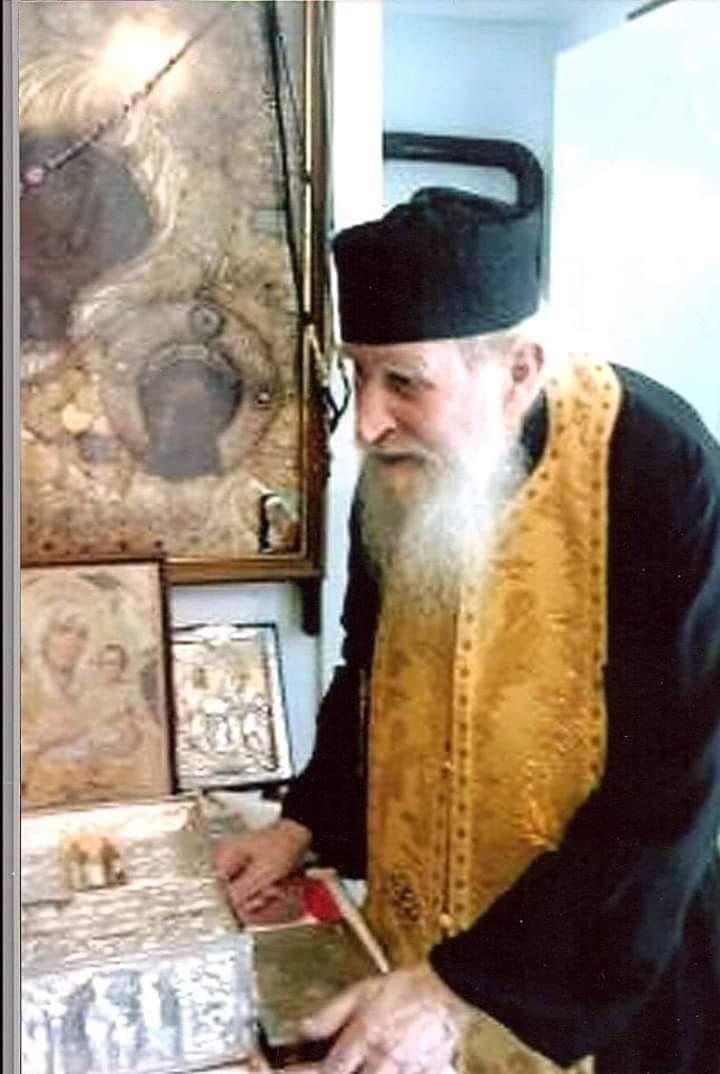 Πατήρ Ιωάννης Καλαΐδης: Ο αρχάγγελος Μιχαήλ βγήκε από την εικόνα του.... - Φωτογραφία 1